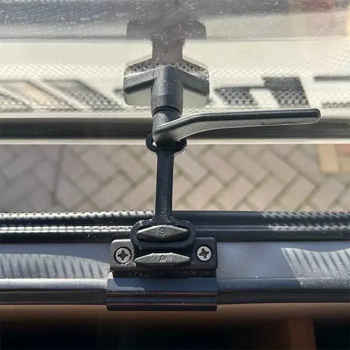 Ventilation de fenêtre pour caravane et camping-car