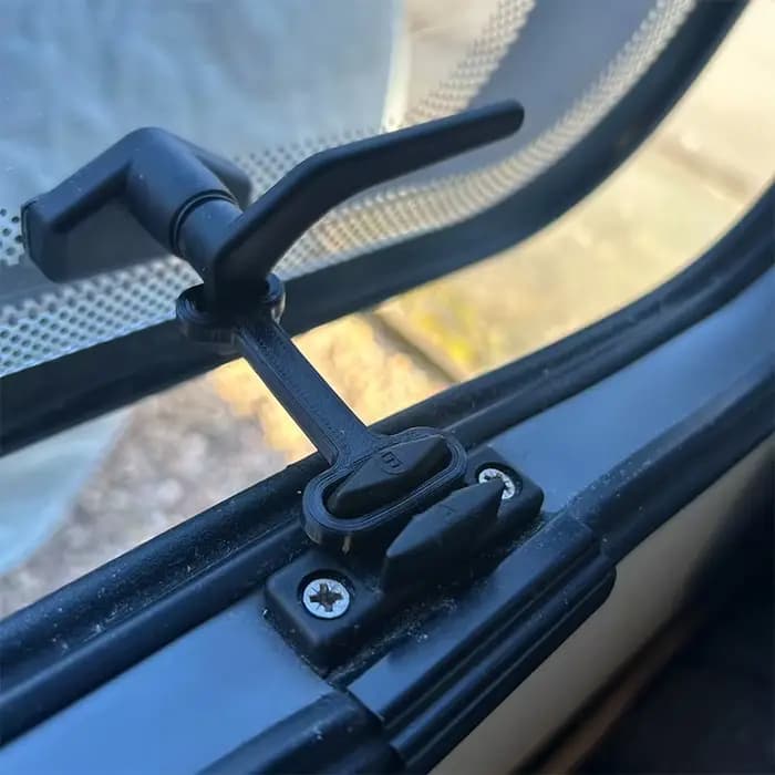 Ventilation de fenêtre pour caravane et camping-car